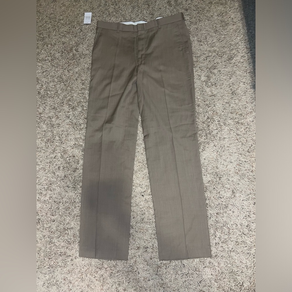 Men’s khaki Jos A Banks dress pants size 33 by 32 100% wool tailored fit